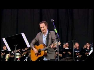 Ray Davies dedicates &quotWaterloo Sunset" and &quotDays" to Pete Quaife at Glastonbury 2010