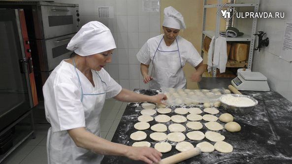 1. специалисты каких производств занимаются лепкой ответ. лепка в художественной школе. лепка из глины в школе. шамот гончарная мастерская.