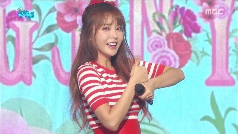 Hong Jin Young Thumb Up Music Core
