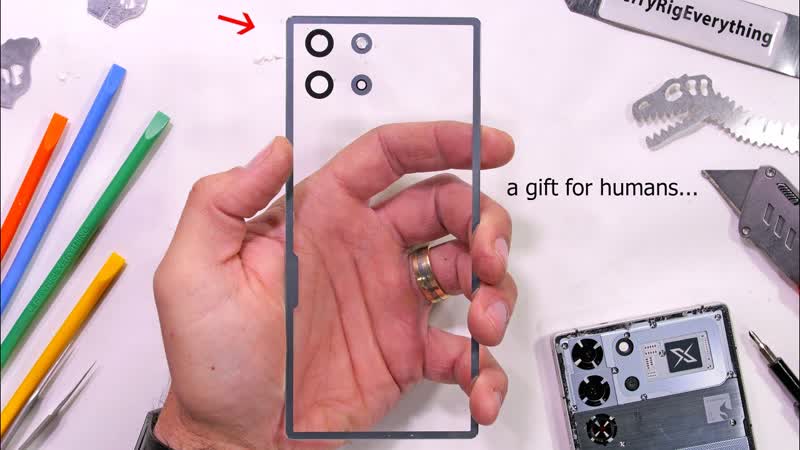 The Smartphone from 2040 has a Liquid Metal cooling system