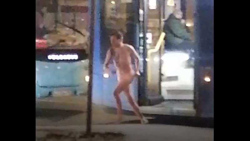 Голый мужчина на Ленинском