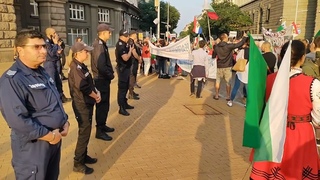 Поход за Мир и съединение!Блокада пред Министерски съвет с искане Незабавно разпускане на парламента