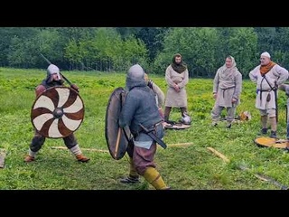 Волчата.., учатся кусать...