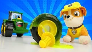A roda do trator ficou presa no slime! Vdeo com brinquedos da patrulha canina animados