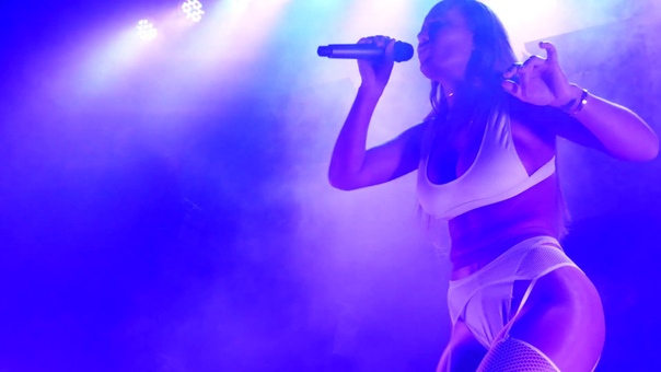 Niykee Heaton One Claim LIVE HD (2016) Constellation Room Orange