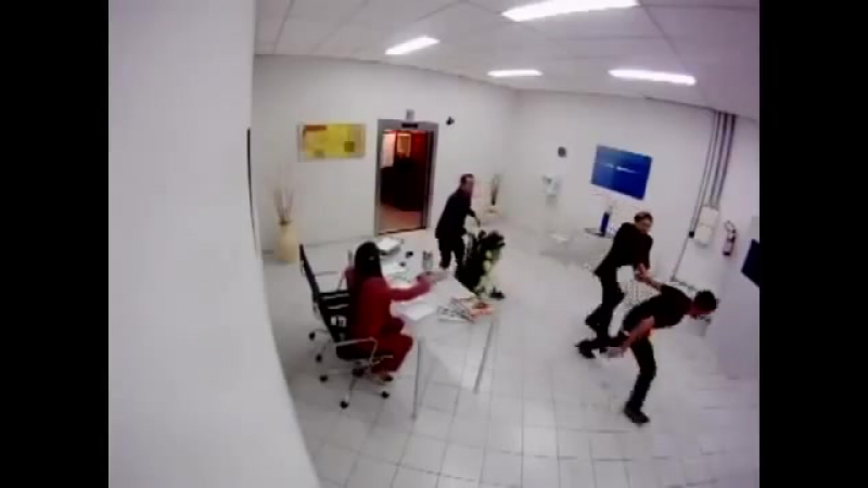 Extremely Scary Corpse Elevator Prank in