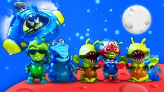 Vídeos chistosos para niños. Extraterrestres de juguete infantiles. Juegos divertidos y alegres.
