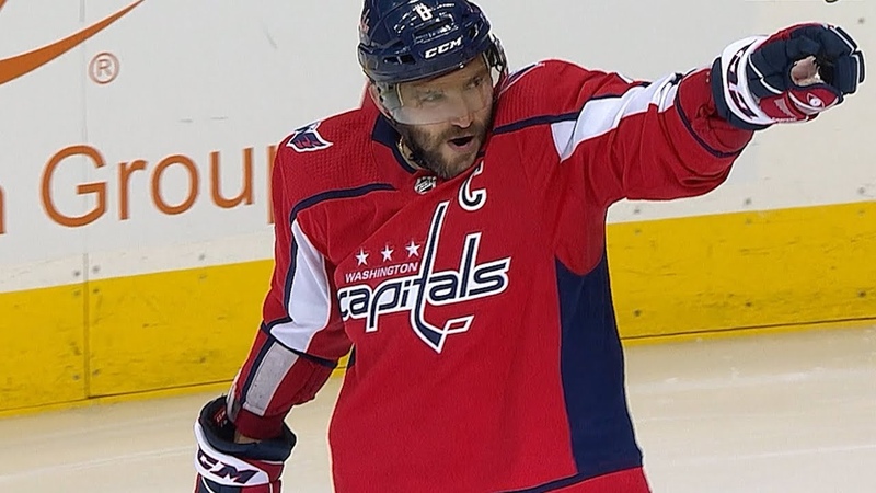 Alex Ovechkin scores twice to pass Bobby Hull on all time goals