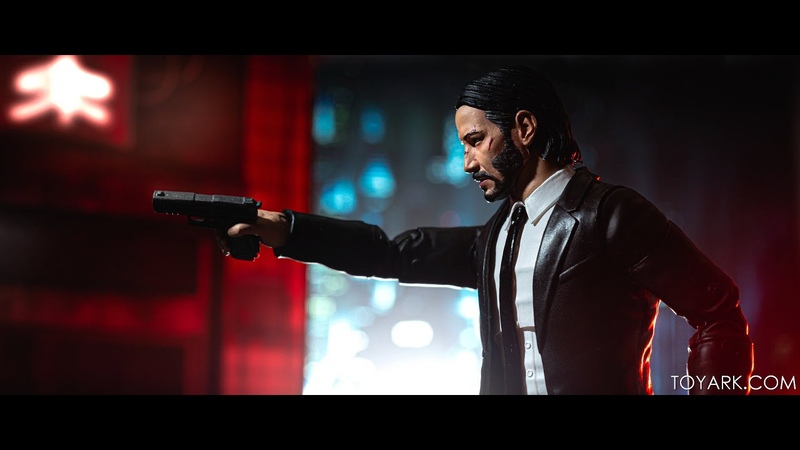 Обзор на фигурку John Wick компании Diamond Select Toy