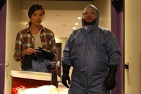 Зачистка детектив. Зачистка сериал хиро файнс. Зачистка сериал 1 серия. Зачистка сериал с 2021 г. Зачистка детектив.